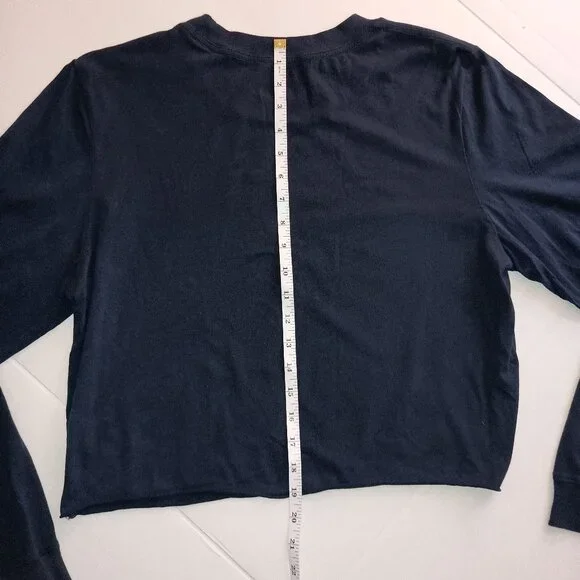 Red Sox Crop Long Sleeve TShirt Blue Women’s Size L - Picture 10 of 16